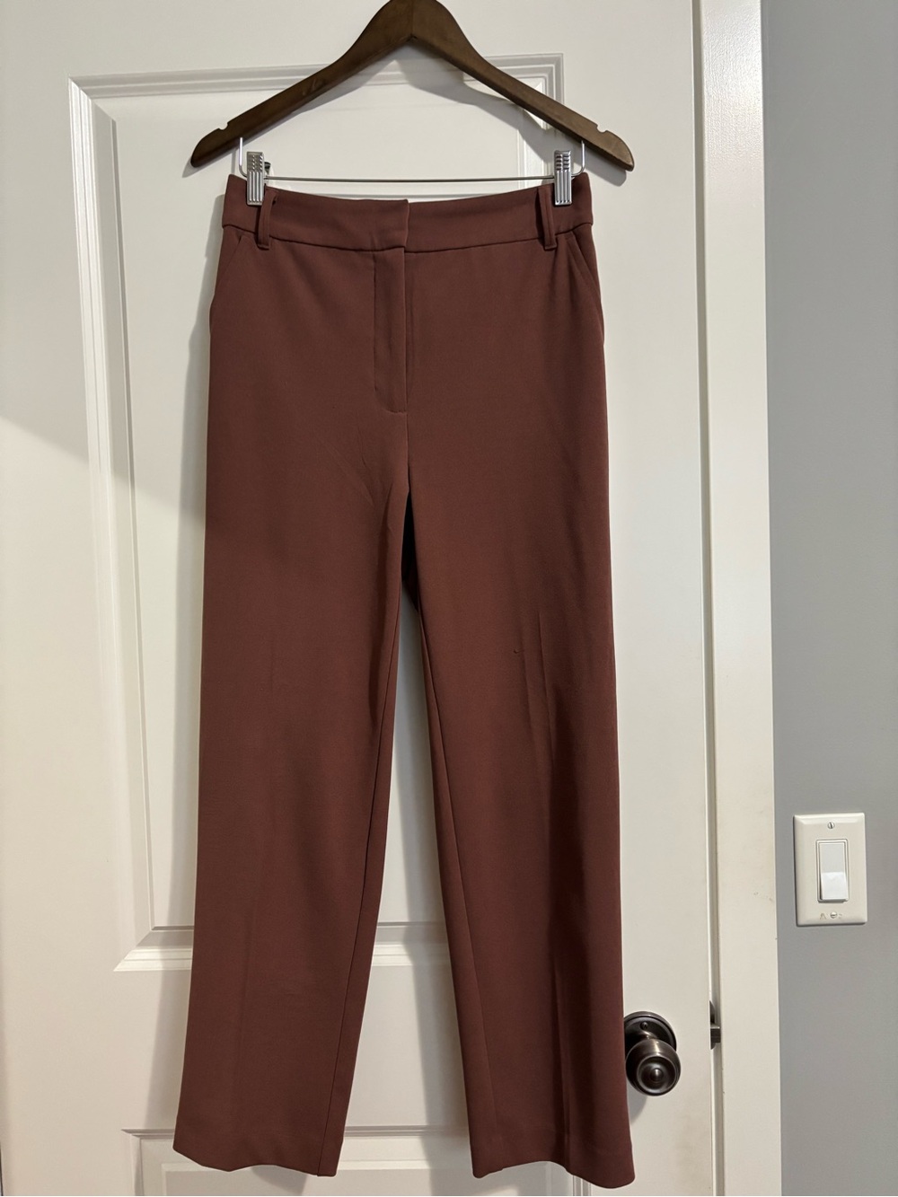 Reitmans Straight-Leg Trousers in Brown